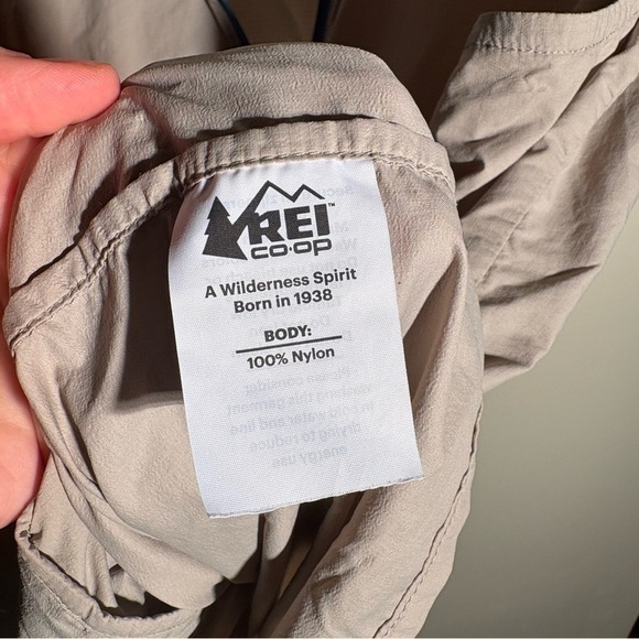 REI Co-Op Lightweight Reflective Vest - Picture 4 of 10